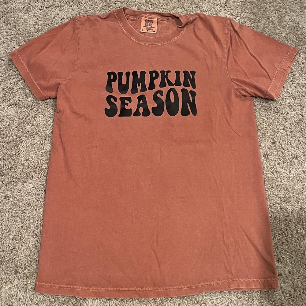 Comfort Colors “Pumpkin Season” Tee 🎃